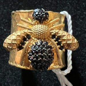 ZeyZey bee ring NWT